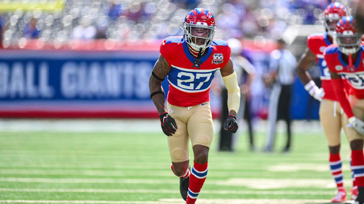 Sep 8, 2024; East Rutherford, New Jersey, USA; New York Giants safety Jason Pinnock (27) warms up before a game against the Minnesota Vikings at MetLife Stadium. Sep 8, 2024; East Rutherford, New Jersey, USA; New York Giants safety Jason Pinnock (27) warms up before a game against the Minnesota Vikings at MetLife Stadium.