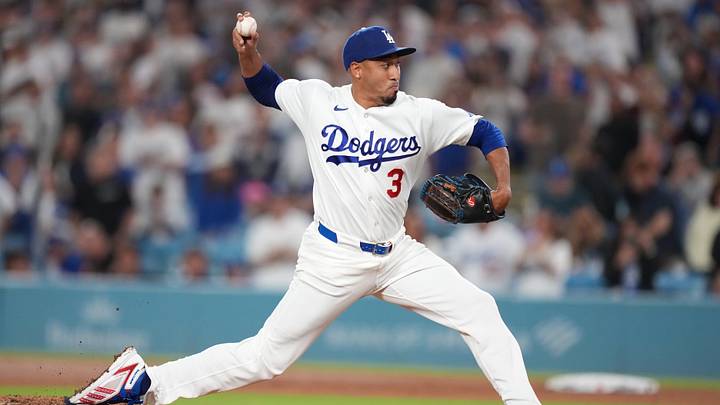 Sep 18, 2026; Los Angeles, California, USA; Los Angeles Dodgers pitches Edwin Diaz pitches during the ninth inning against the San Francisco Giants at Dodger Stadium. Mandatory Credit: Kirby Lee-Imagn Images Sep 18, 2026; Los Angeles, California, USA; Los Angeles Dodgers pitches Edwin Diaz pitches during the ninth inning against the San Francisco Giants at Dodger Stadium. Mandatory Credit: Kirby Lee-Imagn Images