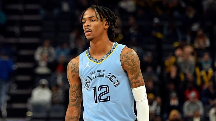 Ja Morant se lesionó la rodilla izquierda este viernes 