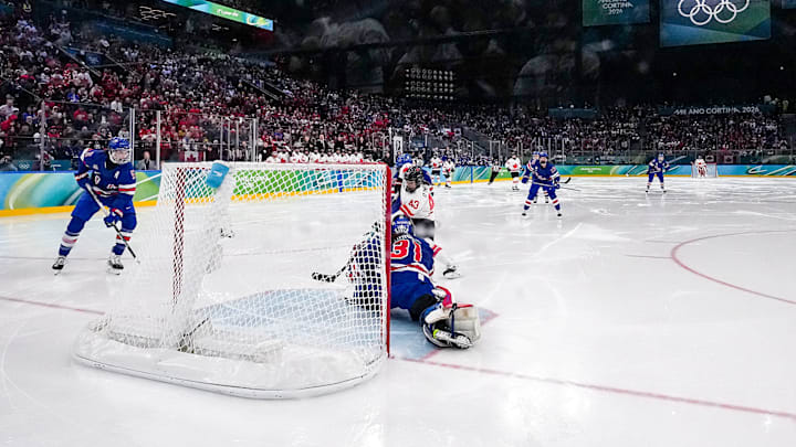 Kristin O'Neill finds the back of the net to give Canada a 1-0 lead in the gold medal game against the United States. Kristin O'Neill finds the back of the net to give Canada a 1-0 lead in the gold medal game against the United States.