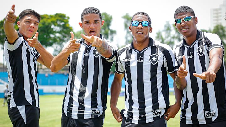 Elenco da estreia terá atletas que disputaram a Copinha no início deste mês