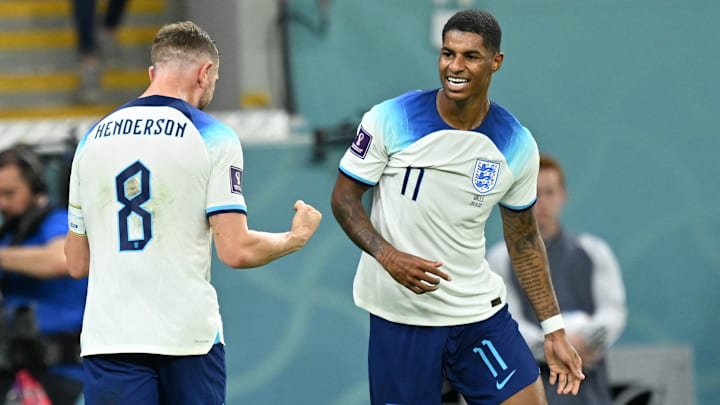 Atacante do Manchester United estreou como titular na vitória sobre o País de Gales