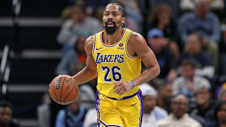 Spencer Dinwiddie disputó los seis partidos de postemporada de Los Angeles Lakers 