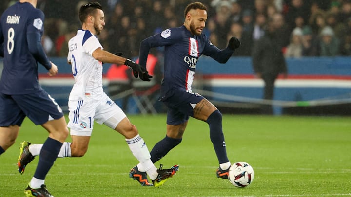 Neymar Jr, Adrien Thomasson