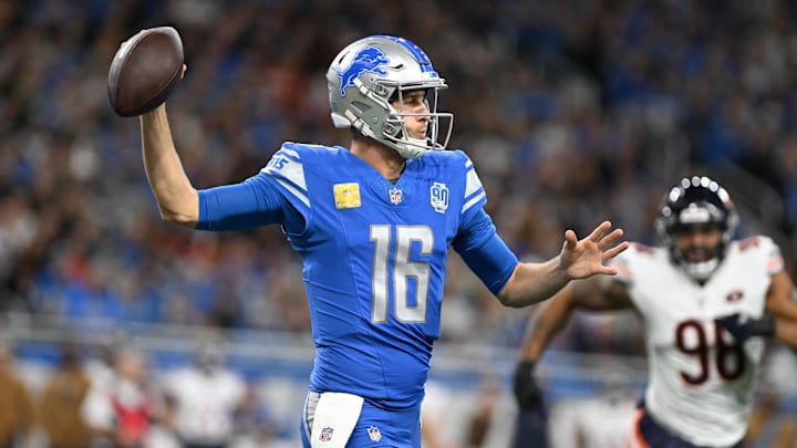 Jared Goff lifts his arm to throw against the Chicago Bears