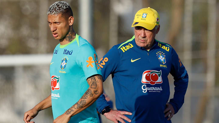 Técnico esboçou equipe para estreia nesta terça-feira Técnico esboçou equipe para estreia nesta terça-feira