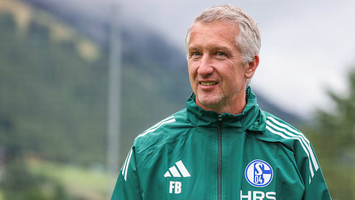 Frank Baumann plant den Kader des FC Schalke