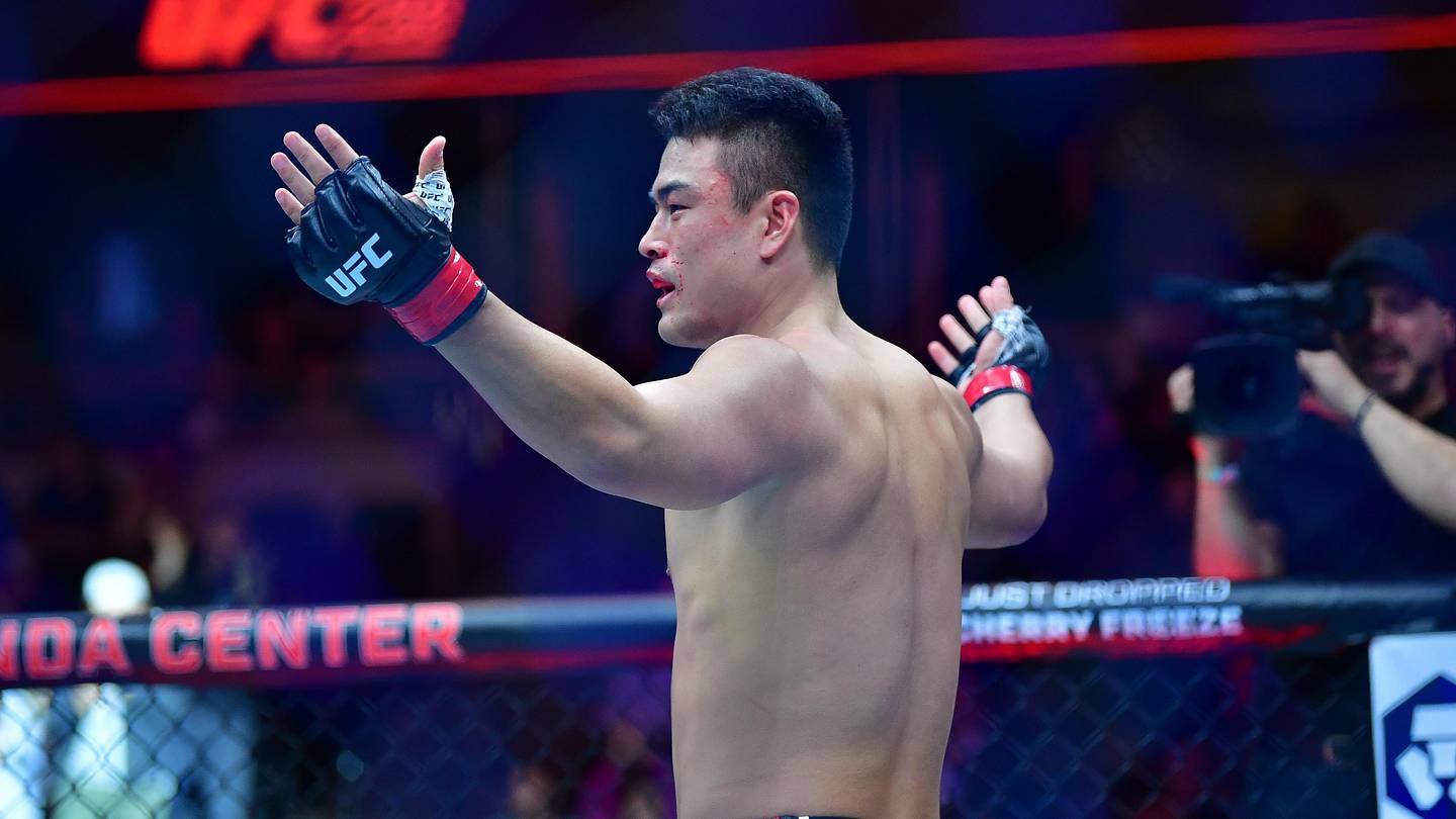 Watch Zhang Mingyang put Brendson Ribeiro out in UFC debut (Video)