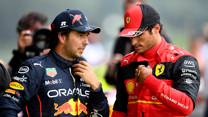 Sergio "Checo" Pérez y Carlos Sainz, en la previa de uno de los grandes premios de la Fórmula 1