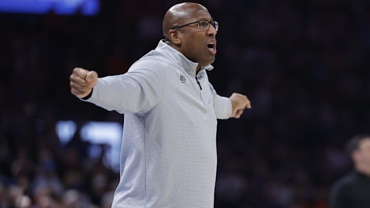 Mar 29, 2026; Oklahoma City, Oklahoma, USA; New York Knicks head coach Mike Brown gestures to his team during a play against the Oklahoma City Thunder in the first half at Paycom Center.