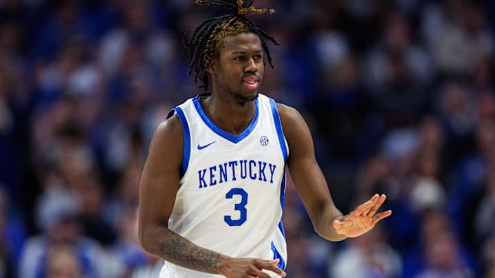 Kentucky Wildcats guard Kam Williams (3)