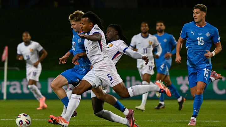 França saiu perdendo, mas mantém a invencibilidade