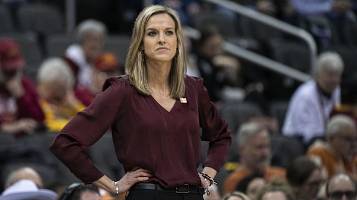 Oklahoma head coach Jennie Baranczyk Oklahoma head coach Jennie Baranczyk