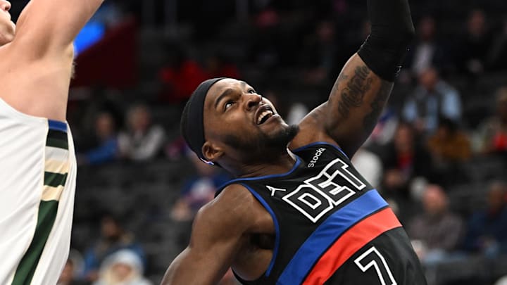 Dec 3, 2024; Detroit, Michigan, USA; Detroit Pistons forward Paul Reed (7) shoots the ball over Milwaukee Bucks center Brook Lopez (11) in the fourth quarter at Little Caesars Arena. Mandatory Credit: Lon Horwedel-Imagn Images Dec 3, 2024; Detroit, Michigan, USA; Detroit Pistons forward Paul Reed (7) shoots the ball over Milwaukee Bucks center Brook Lopez (11) in the fourth quarter at Little Caesars Arena. Mandatory Credit: Lon Horwedel-Imagn Images