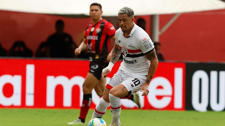Autor de dois gols no jogo do primeiro turno, Luciano desta vez cumpre suspensão porque foi expulso na última rodada