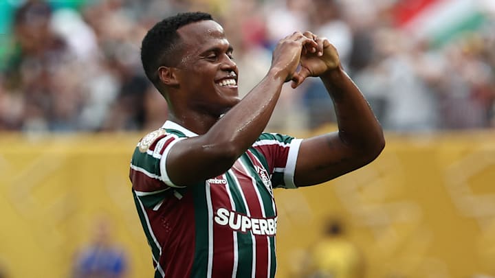 Colombiano anotou gol de falta