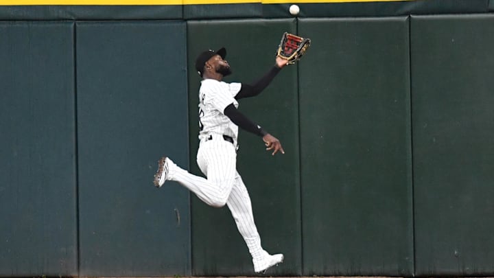 Jun 24, 2025; Chicago, Illinois, USA; Chicago White Sox center fielder Luis Robert Jr. (88) catches Arizona Diamondbacks catcher Jose Herrera’s (not pictured) RBI sacrifice fly ball during the seventh inning at Rate Field. Mandatory Credit: Patrick Gorski-Imagn Images
