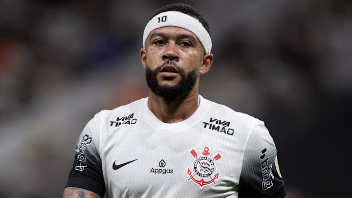 Depay é o grande astro do Corinthians