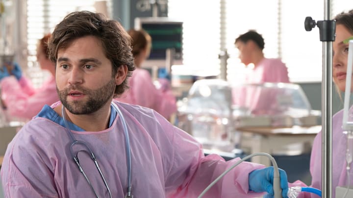 GREYÕS ANATOMY - ÒIf You LeaveÓ - The doctors at Grey Sloan must put aside their emotions under intense circumstances. Levi asks James a shocking question that could impact their future. THURSDAY, NOV. 14 (10:00-11:00 p.m. EST) on ABC.
JAKE BORELLI