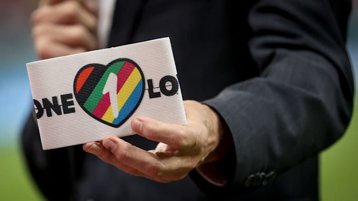 La fascia da capitano "One Love" La fascia da capitano "One Love"