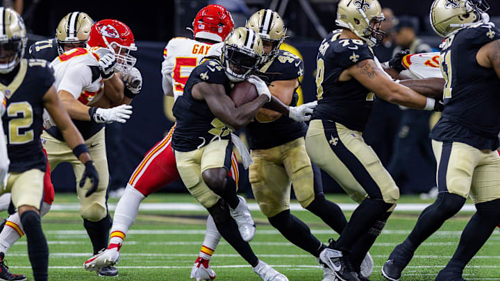 New Orleans Saints running back Alvin Kamara (41) runs against the Kansas City Chiefs 