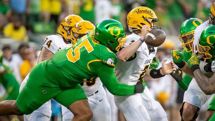 Truly disruptive defensive tackles can wreck everything an opponent wants to do. The Ducks sent Derrick Harmon to the first round, and in 2027 they're aiming to do the same thing with A'Mauri Washington. In 2027 recruiting they've targeted Brayden Parks of Brother Rice Academy in Chicago, Illinois.