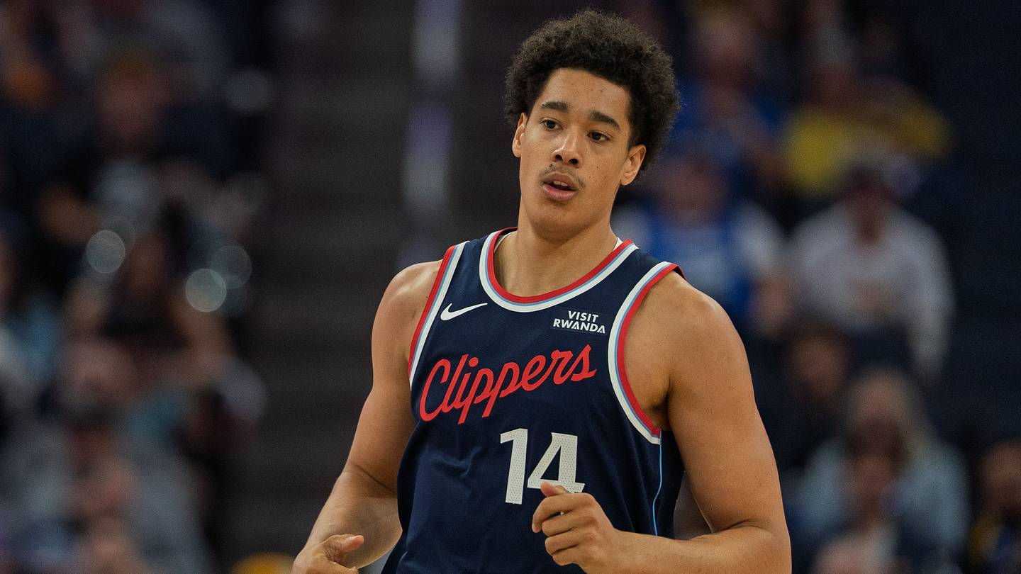 Win Center Trade With Clippers to Pursue