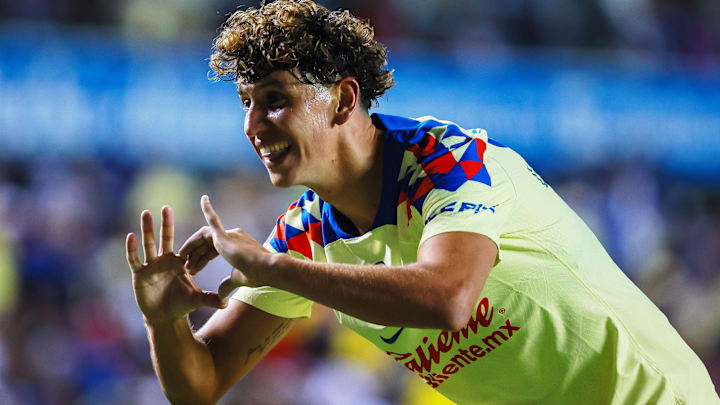 El chileno Igor Lichnovsky sigue demostrando que será fundamental en la parte baja del América.