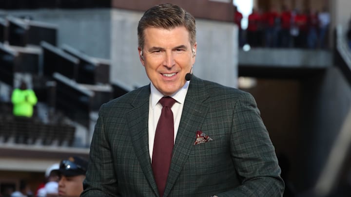 ESPN College Game Day host Rece Davis reluctantly picked the Oregon Ducks to win this week against the USC Trojans.