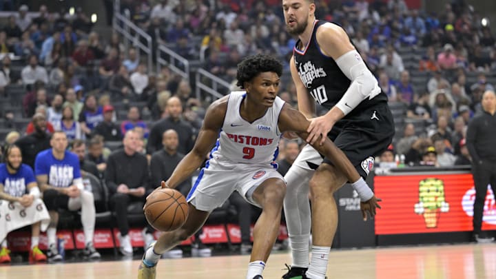 Feb 10, 2024; Los Angeles, California, USA;  Detroit Pistons forward Ausar Thompson (9) drives past Los Angeles Clippers center Ivica Zubac (40) in the first half at Crypto.com Arena. Mandatory Credit: Jayne Kamin-Oncea-Imagn Images