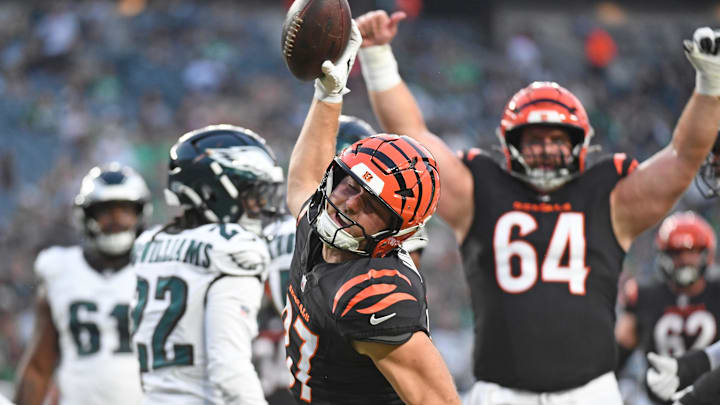 Aug 7, 2025; Philadelphia, Pennsylvania, USA; Cincinnati Bengals tight end Tanner Hudson (87) celebrates his touchdown catch during the first quarter against the Philadelphia Eagles at Lincoln Financial Field. Mandatory Credit: Eric Hartline-Imagn Images