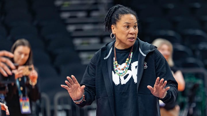 South Carolina Gamecocks head coach Dawn Staley instructs players during practice at Mortgage Matchup Center in Phoenix on April 2, 2026. South Carolina Gamecocks head coach Dawn Staley instructs players during practice at Mortgage Matchup Center in Phoenix on April 2, 2026.