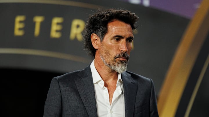 Treinador deve estrear no próximo domingo