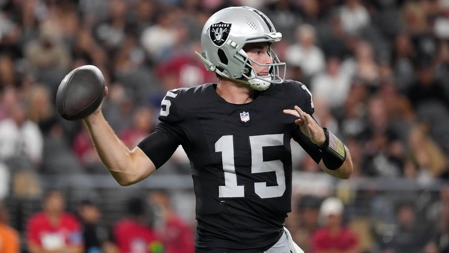 Comparing Fernando Mendoza's Raiders preseason debut to other performances