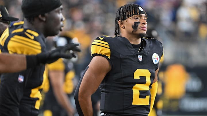 Oct 28, 2024; Pittsburgh, Pennsylvania, USA; Pittsburgh Steelers quarterback Justin Fields (2) watches the action during the first quarter of a game against the New York Giants at Acrisure Stadium. Mandatory Credit: Barry Reeger-Imagn Images Oct 28, 2024; Pittsburgh, Pennsylvania, USA; Pittsburgh Steelers quarterback Justin Fields (2) watches the action during the first quarter of a game against the New York Giants at Acrisure Stadium. Mandatory Credit: Barry Reeger-Imagn Images