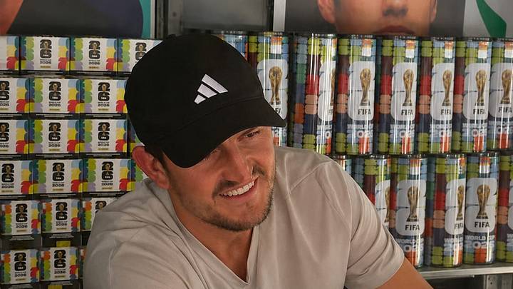Harry Maguire, defensa del Manchester United, apareció en Nueva York vendiendo estampas del álbum mundialista Harry Maguire, defensa del Manchester United, apareció en Nueva York vendiendo estampas del álbum mundialista
