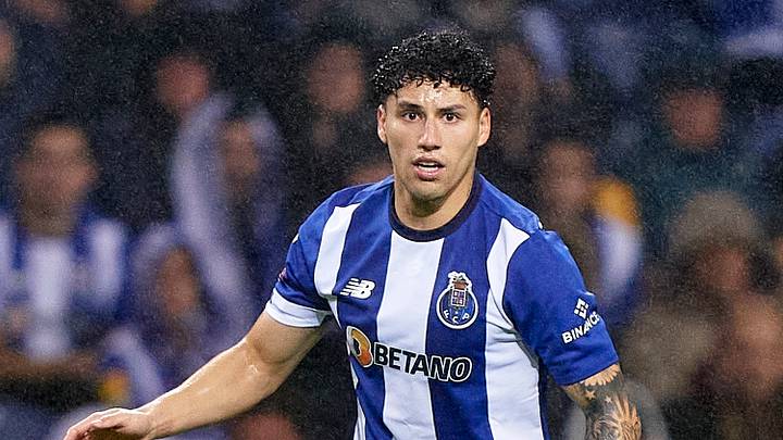 América busca reforzar sus laterales