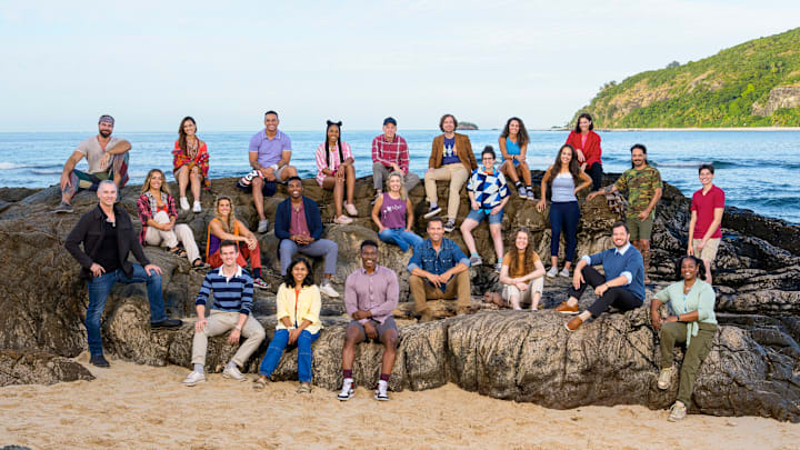 “Epic Party” – 24 returning players are abandoned on the islands of Fiji for a monumental 50th season, with the chance to win $1 million. The theme of the season, “In the Hands of the Fans,” quickly materializes as decisions from the fan vote swiftly and forcefully impact the game. Castaways reflect on how much they have changed since the last time they played the game. Then, an unforeseen injury during the first immunity challenge causes tribemates to rethink their attack strategy in order to “Epic Party” – 24 returning players are abandoned on the islands of Fiji for a monumental 50th season, with the chance to win $1 million. The theme of the season, “In the Hands of the Fans,” quickly materializes as decisions from the fan vote swiftly and forcefully impact the game. Castaways reflect on how much they have changed since the last time they played the game. Then, an unforeseen injury during the first immunity challenge causes tribemates to rethink their attack strategy in order to