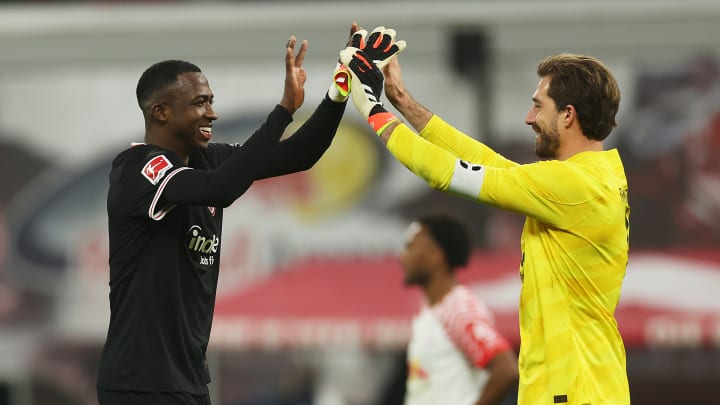 Willian Pacho, Kevin Trapp