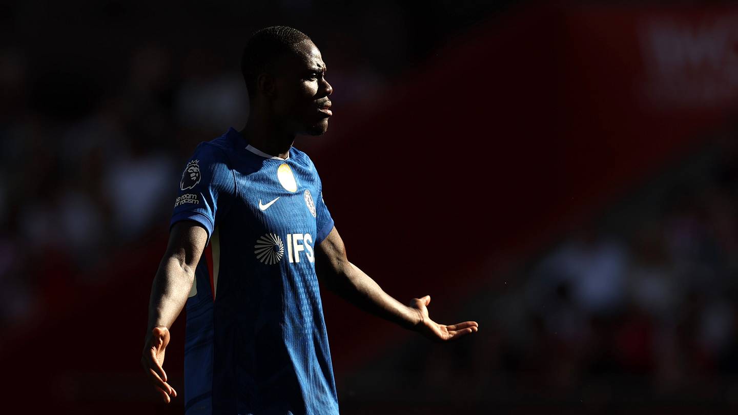 Chelsea give immediate response to £25 million bid for defender