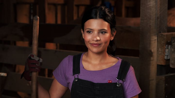 Nikki Rodriguez as Jackie in episode 203 of My Life with the Walter Boys