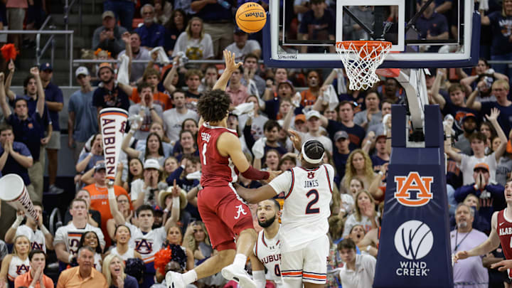 Alabama v Auburn