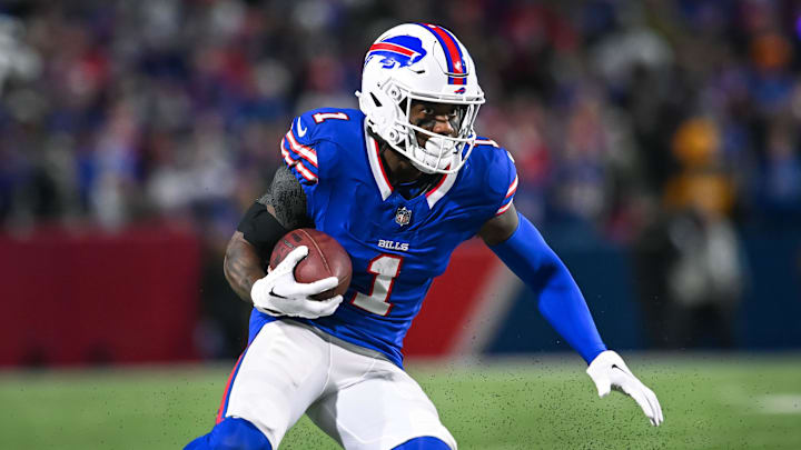 Buffalo Bills wide receiver Curtis Samuel (1) turns up field after making a catch against the Kansas City Chiefs in the fourth quarter at Highmark Stadium. 