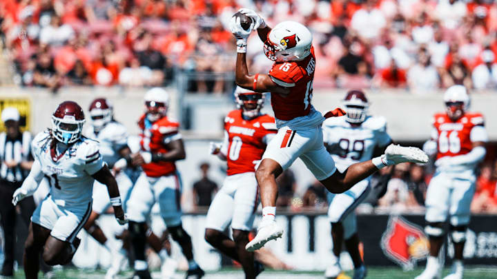 Louisville Cardinals wide receiver Antonio Meeks (15) makes a catch in the first half against EKU at the Cardinals' season opener Saturday, August 30, 2025 at L&N Federal Credit Union Stadium in Louisville, Kentucky. Louisville Cardinals wide receiver Antonio Meeks (15) makes a catch in the first half against EKU at the Cardinals' season opener Saturday, August 30, 2025 at L&N Federal Credit Union Stadium in Louisville, Kentucky.