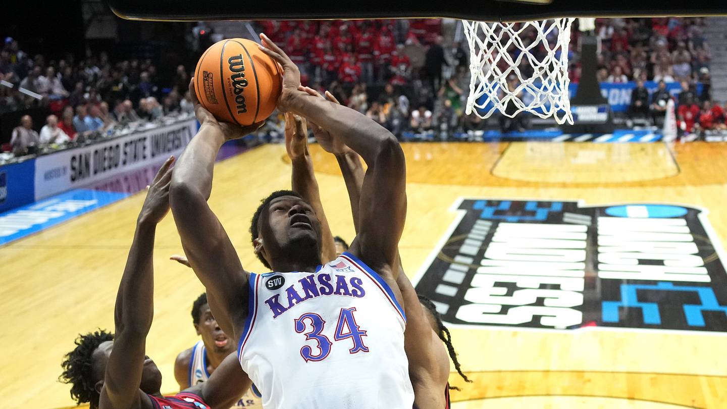 Why Kansas Basketball Needs Paul Mbiya to Take a Big Leap Next Season