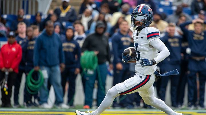 Oct 25, 2025; Annapolis, Maryland, USA; Florida Atlantic Owls wide receiver Jayshon Platt (3) scores a first quarter touchdown against the Navy Midshipmen at Navy-Marine Corps Memorial Stadium. Mandatory Credit: Tommy Gilligan-Imagn Images Oct 25, 2025; Annapolis, Maryland, USA; Florida Atlantic Owls wide receiver Jayshon Platt (3) scores a first quarter touchdown against the Navy Midshipmen at Navy-Marine Corps Memorial Stadium. Mandatory Credit: Tommy Gilligan-Imagn Images