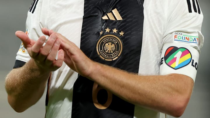 Die 'One Love'-Kapitänsbinde