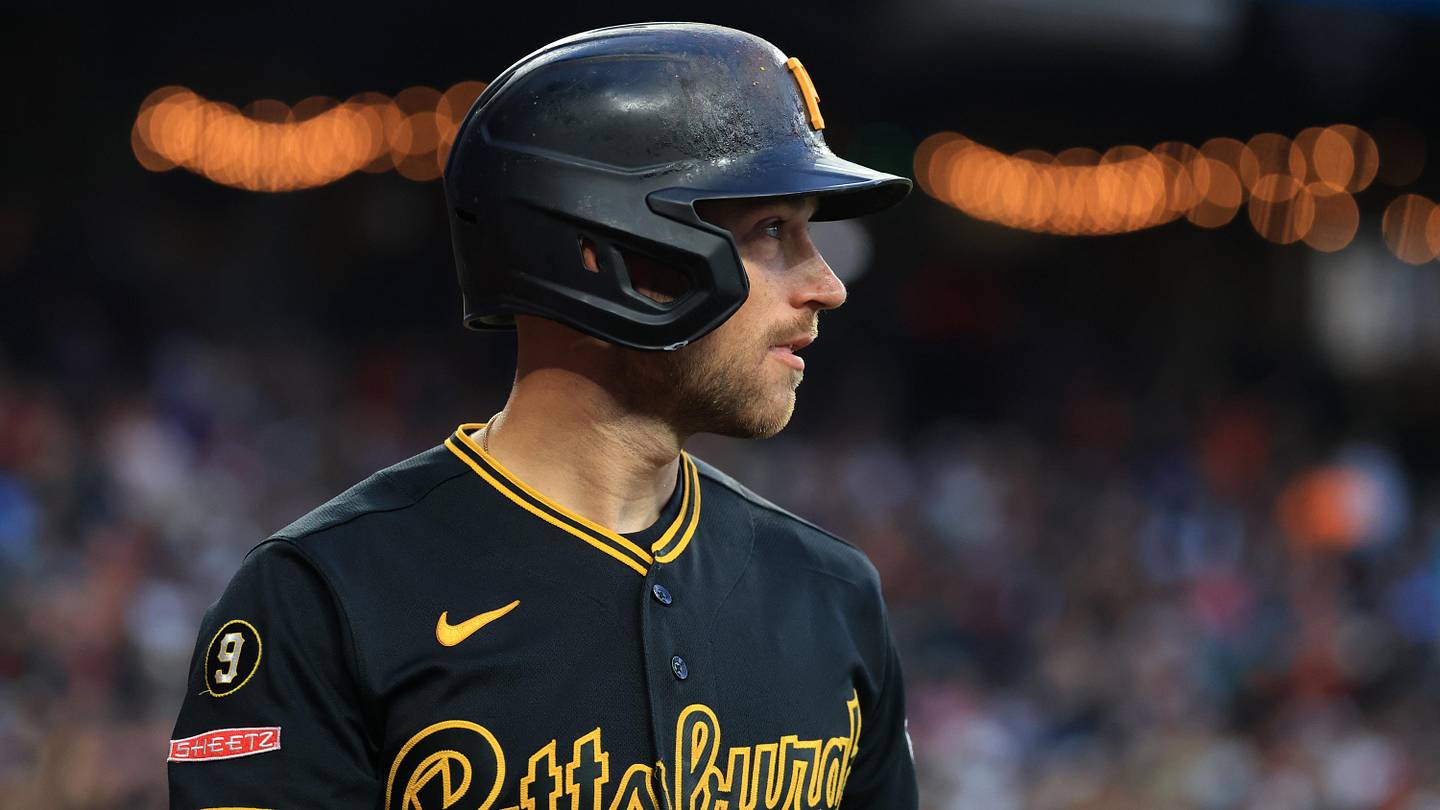 Pirates' Brandon Lowe Makes Quick Comeback After Injury Scare