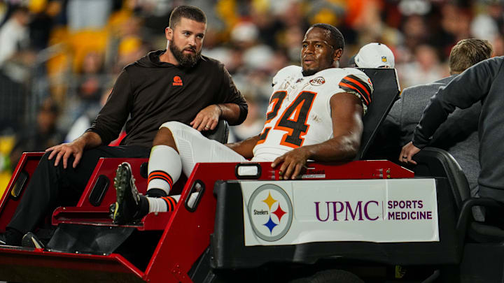 Cleveland Browns v Pittsburgh Steelers