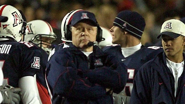 Arizona head coach Dick Tomey looks on from the sideline during a game against Oregon State.

Ua Oregon St 4 Dick Tomey